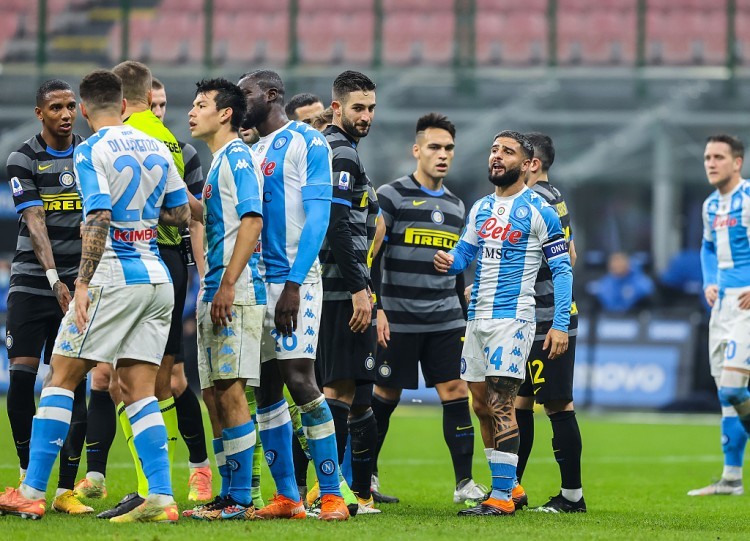 Lol-包含集结日那不勒斯调整名单以备NBA总决赛，单刀错失环节打磨，球迷炸锅，更衣室氛围转暖的词条