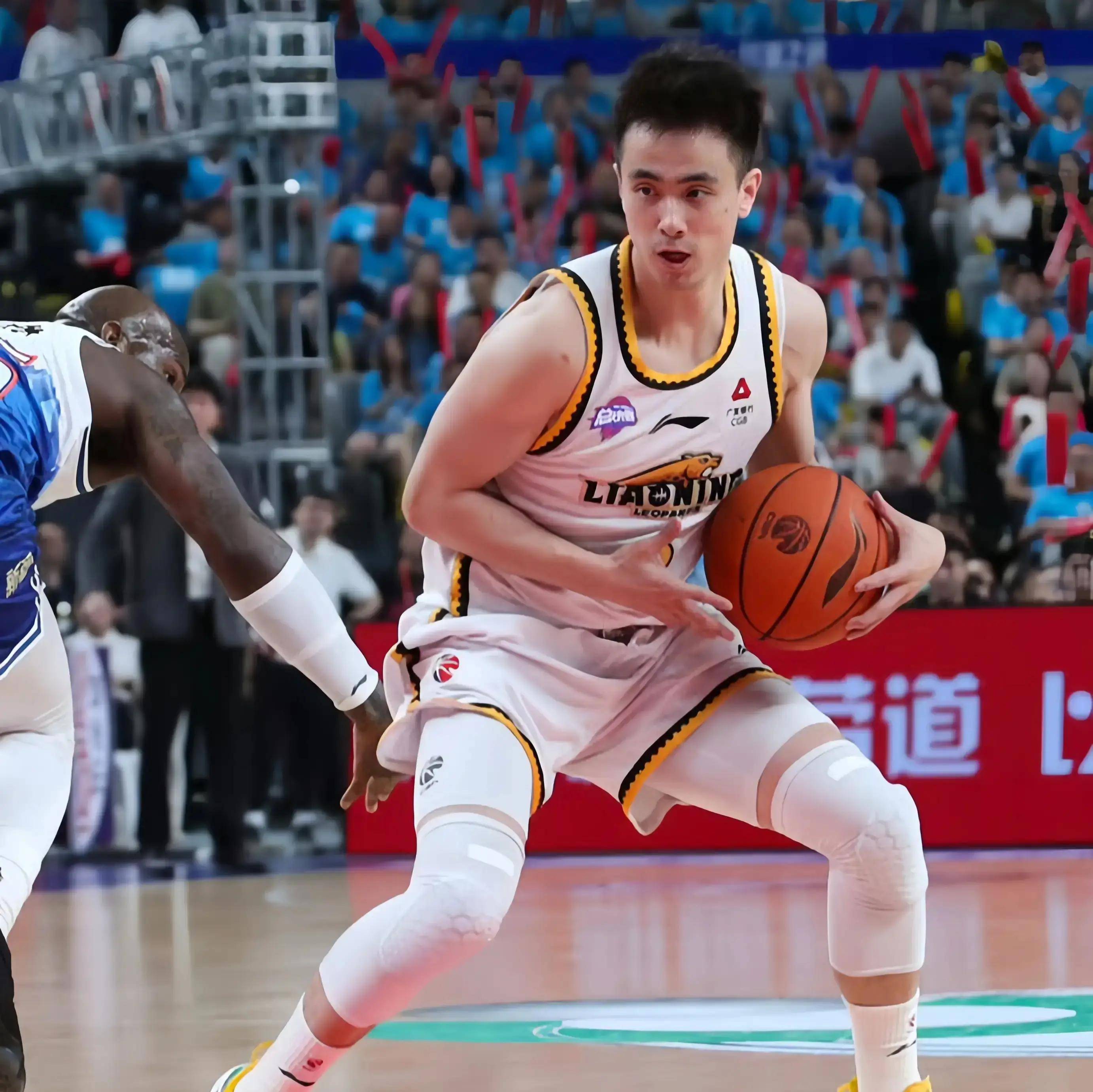 包含今晚新疆广汇调整名单以备CBA季后赛;临场应变环节打磨;震撼外界;年轻球员得到机会的词条 包含今晚新疆广汇调整名单以备CBA季后赛;临场应变环节打磨;震撼外界;年轻球员得到机会的词条